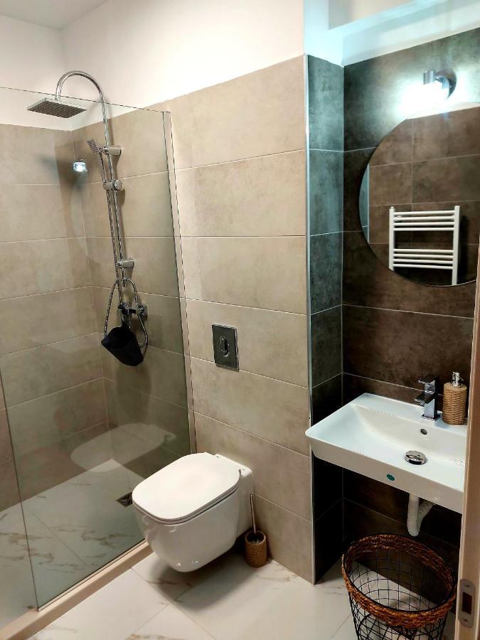 Black&White Suites كرايوفا المظهر الخارجي الصورة