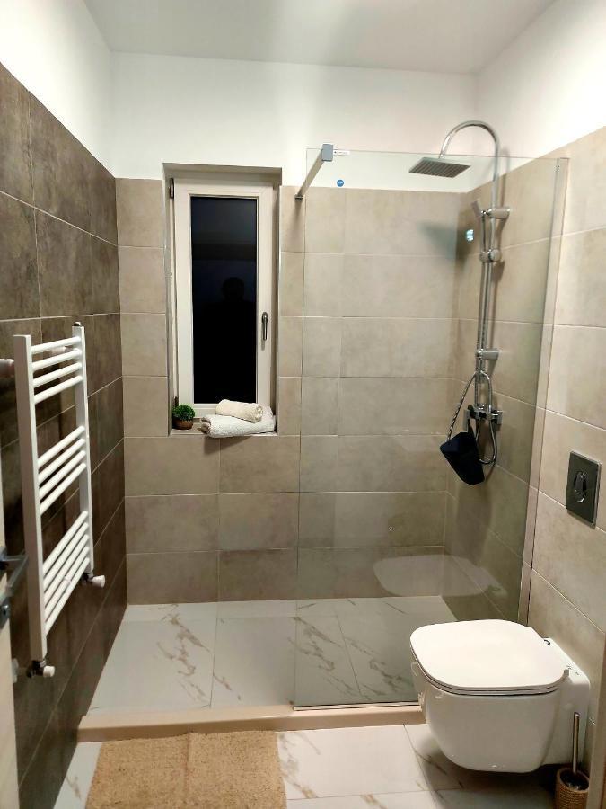 Black&White Suites كرايوفا المظهر الخارجي الصورة